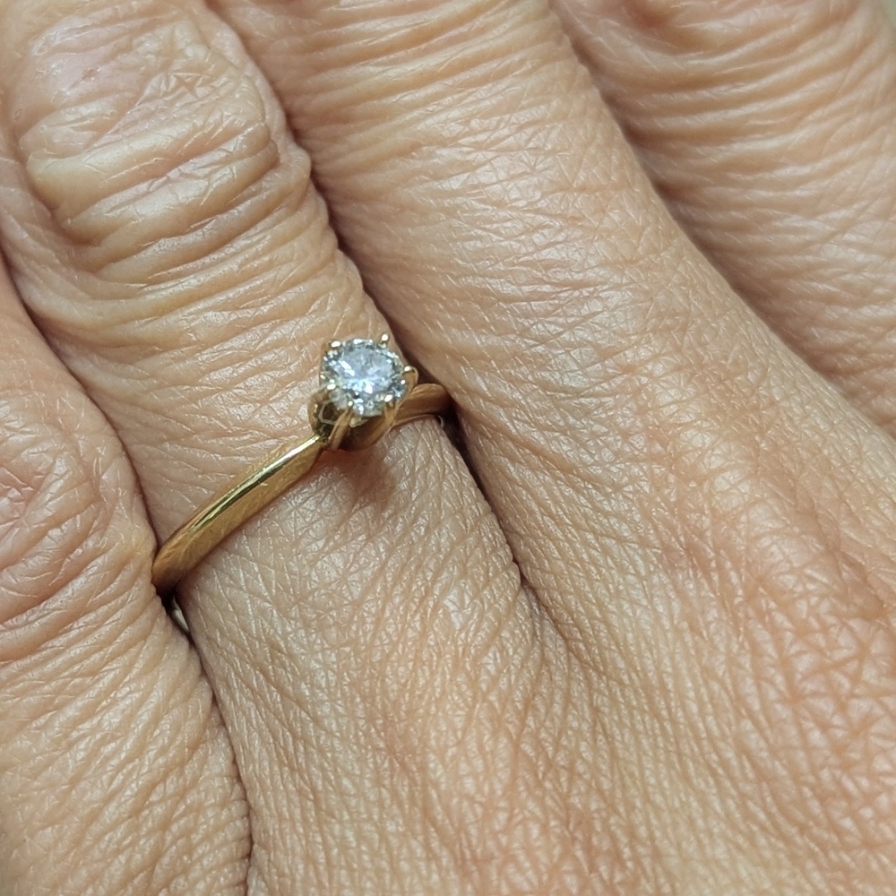 Elegant Gold Ring with Diamond Accent / Size 4 - Picture 5 of 7